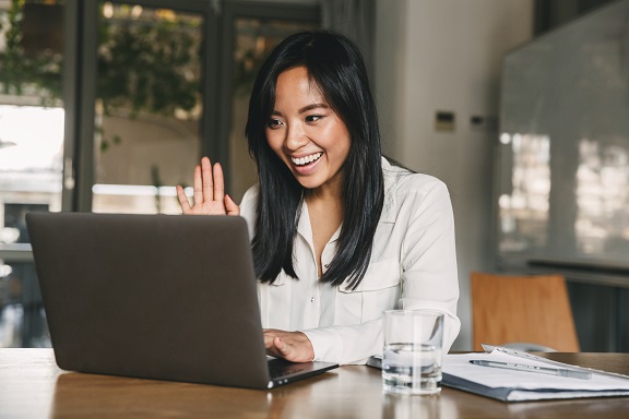 Ways to Connect with Loved Ones While Social Distancing