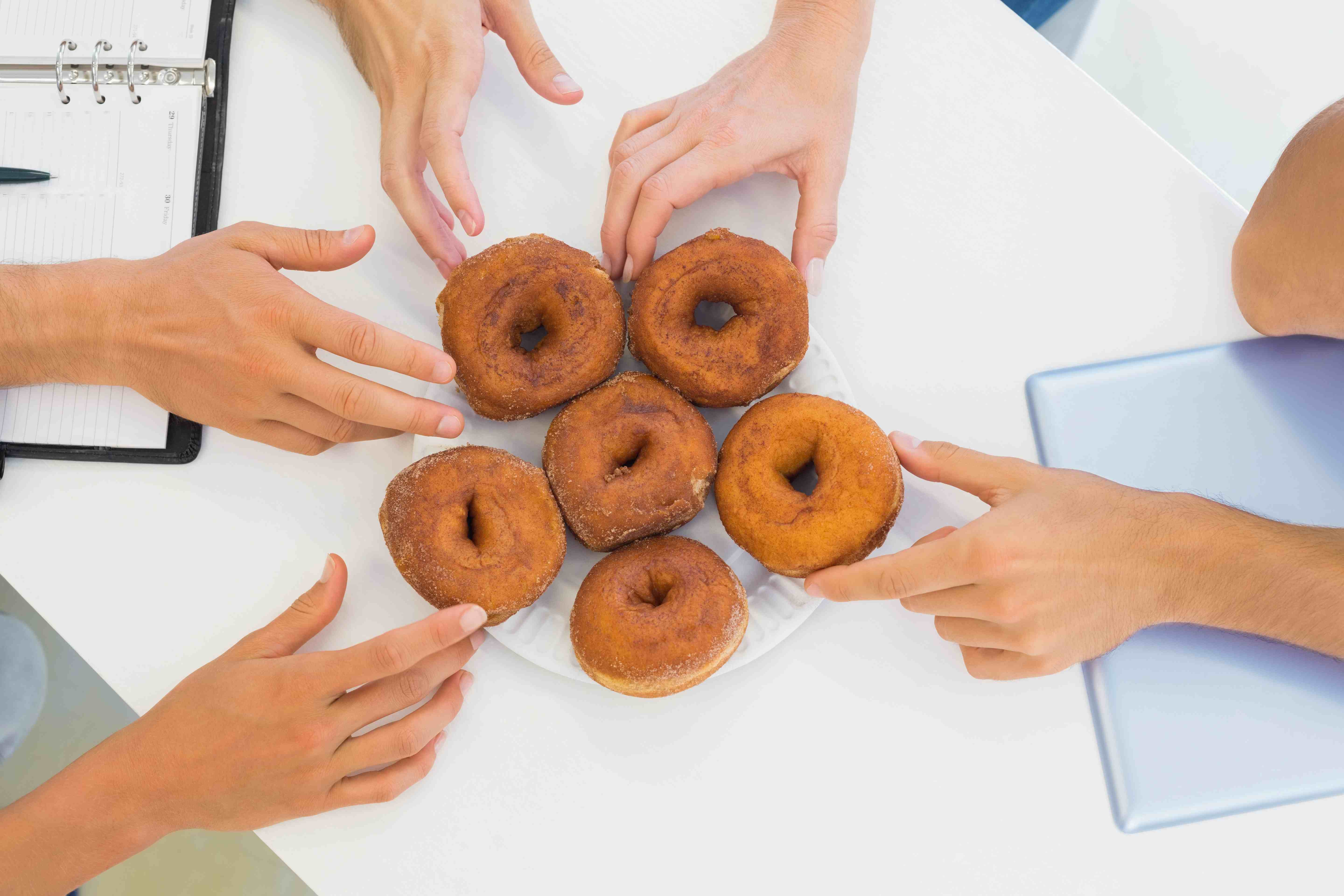 Staying on a weight loss plan when you work in an office