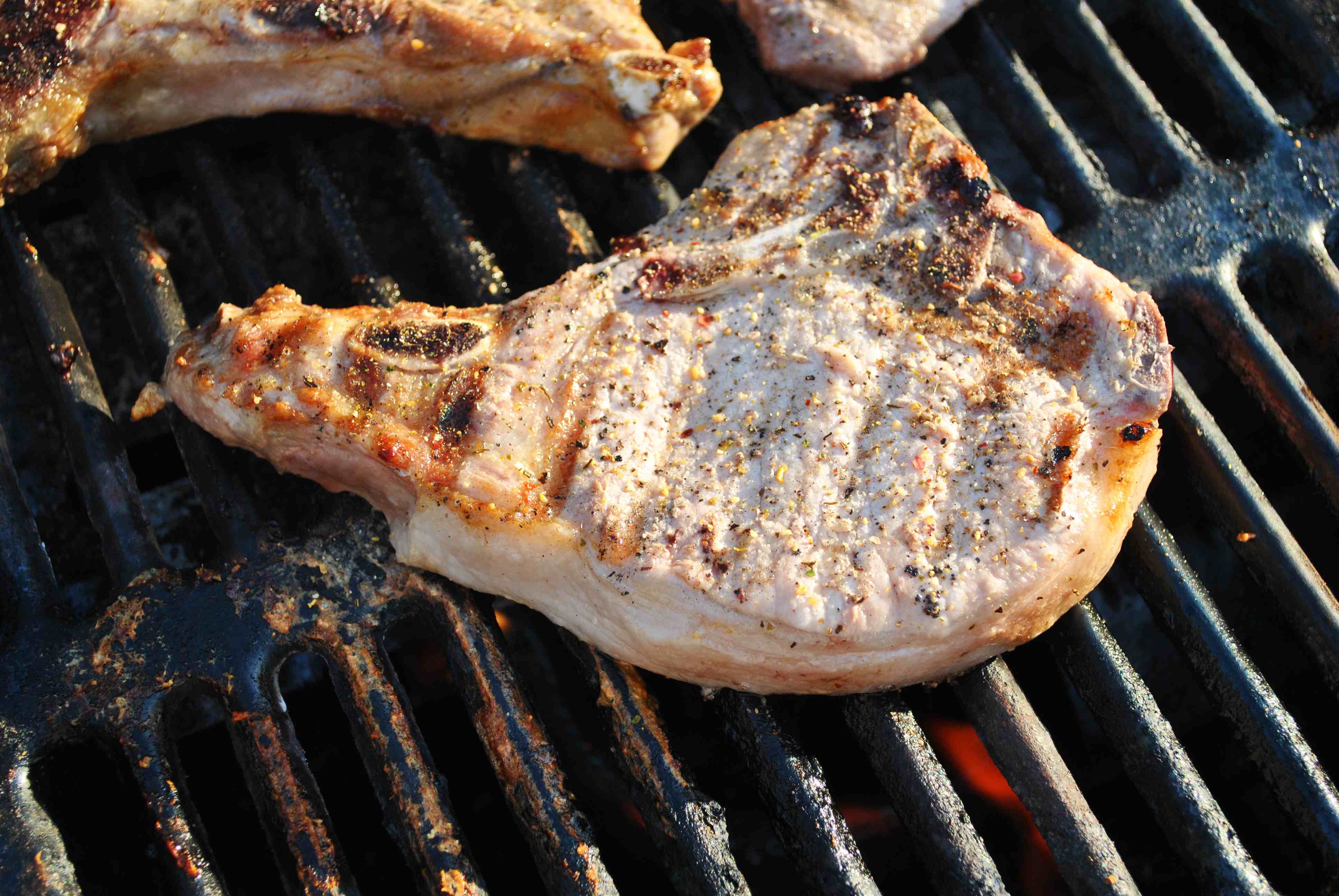 Low Carb Recipe: Grilled (Broiled) Lemon Herb Pork Chops