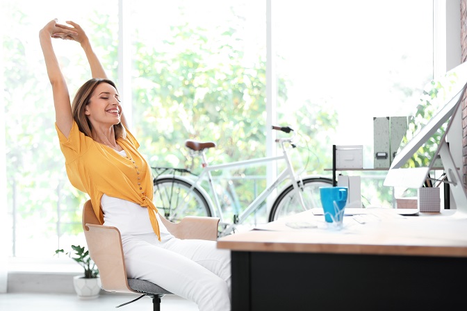 Ways to Stay Healthy While Working a Desk Job